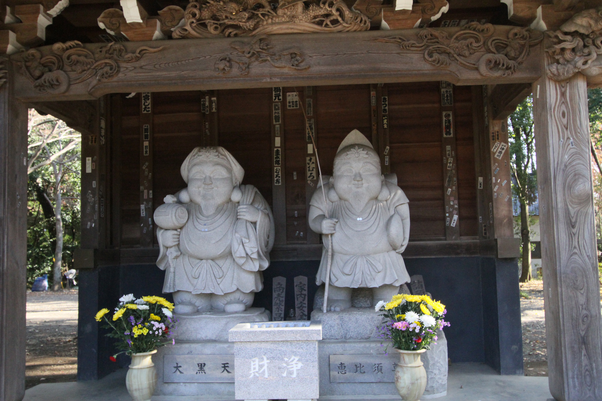 深大寺の恵比寿天像と大黒天像