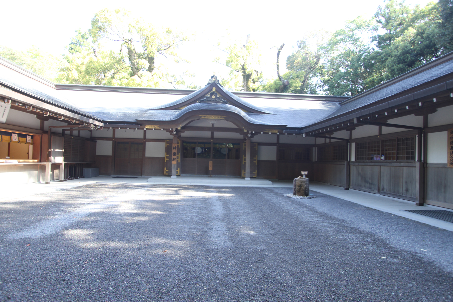 伊勢神宮外宮神楽殿