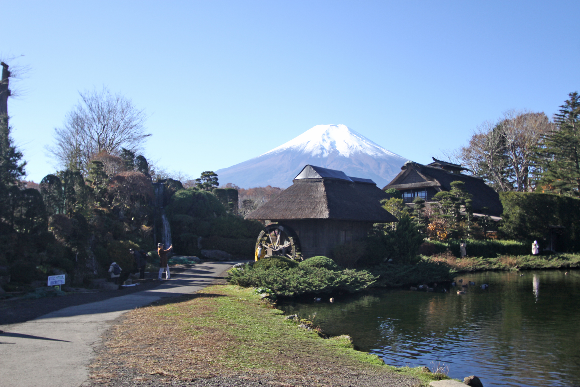 忍野八海から見た富士山3