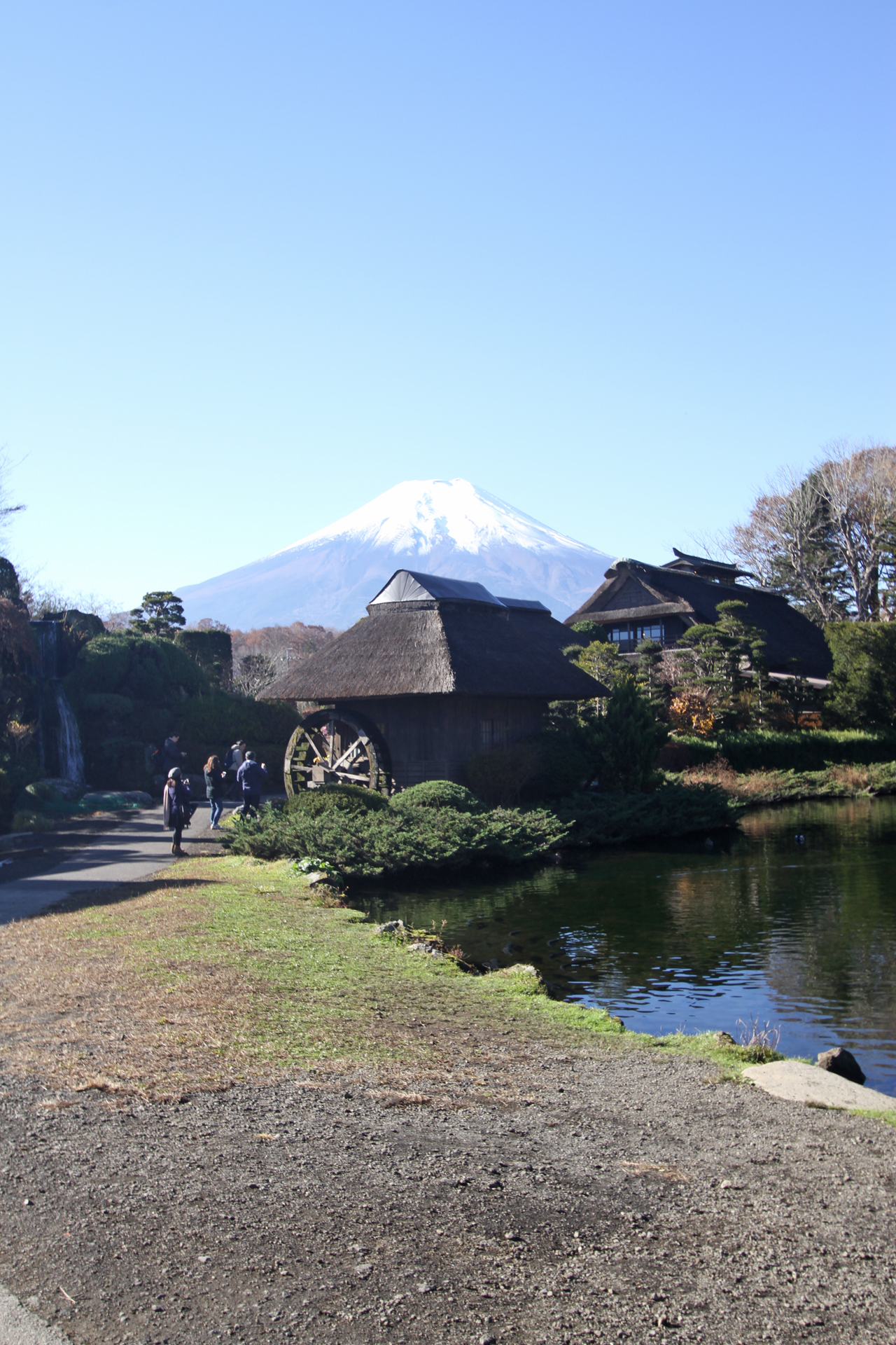 忍野八海から見た富士山4