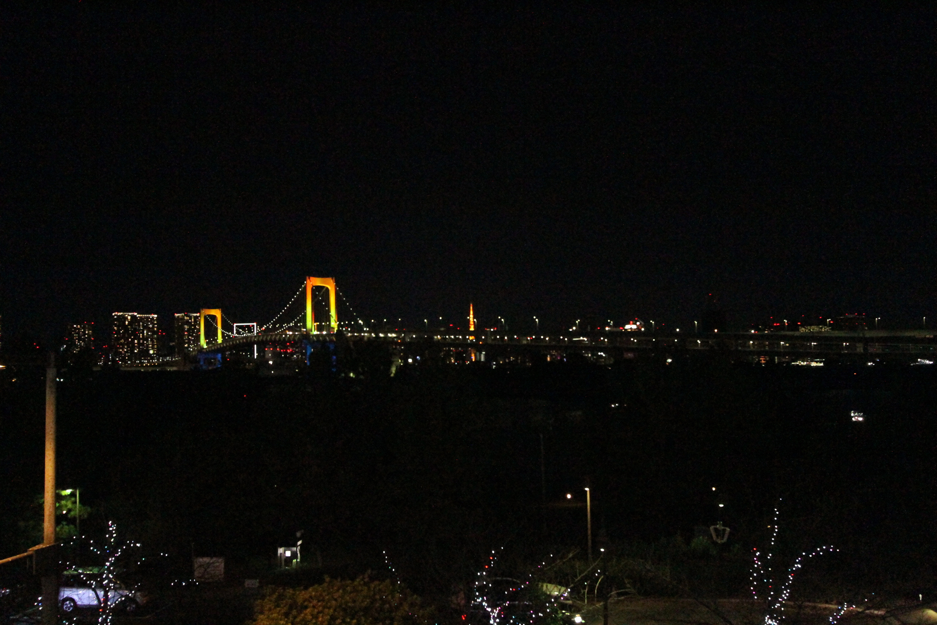 夜のレインボーブリッジ