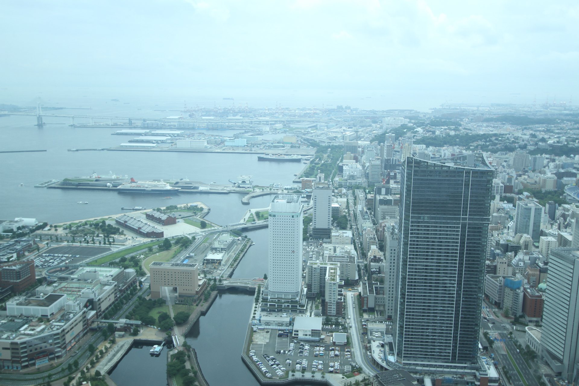 ランドマークタワーから見た横浜の街並み