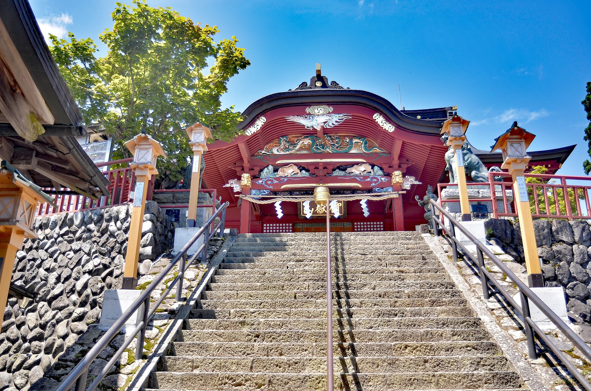 武蔵御嶽神社拝殿